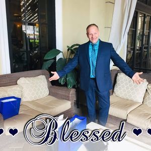 Meet your Posher, Juan